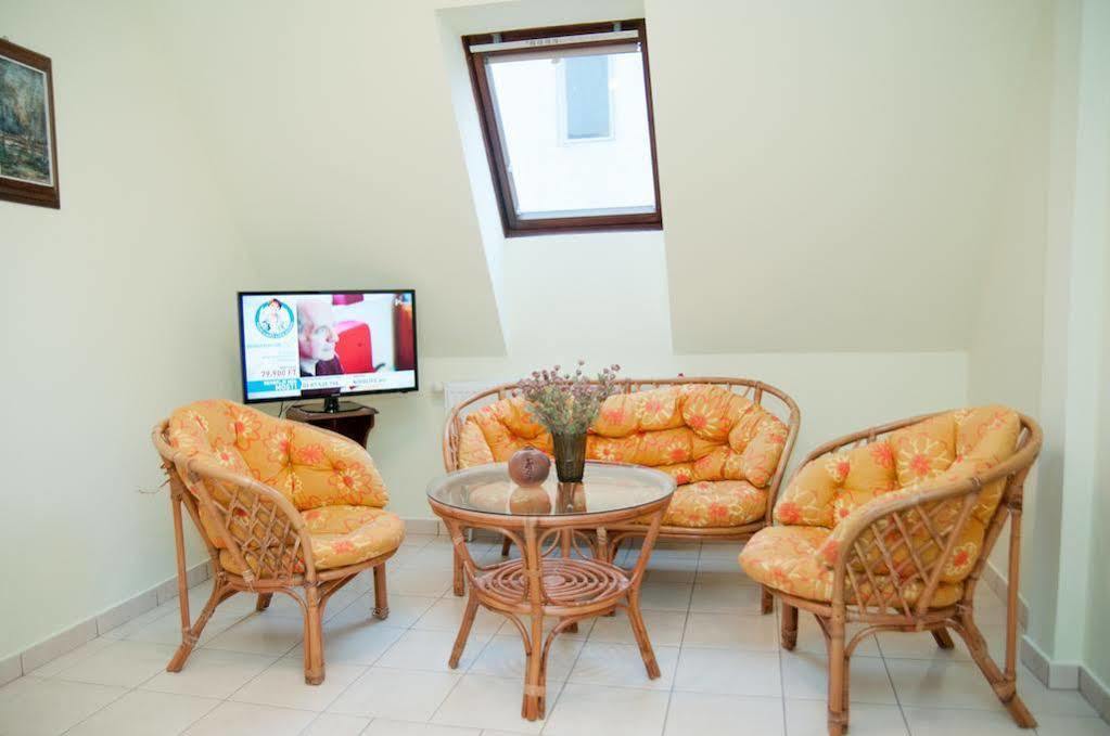 Apartment Yowan Heviz
